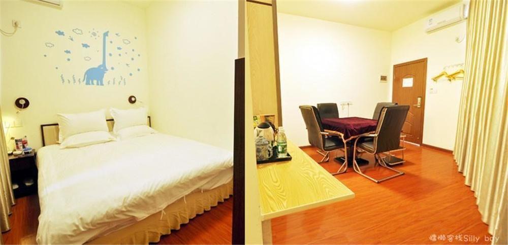 Renli Hotel Чэнду Экстерьер фото